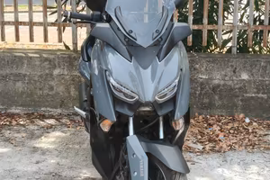 X max 300 Tech Max 