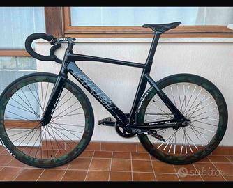 Giant Omnium