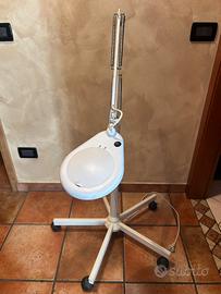 Lampada con lente d’ingrandimento
