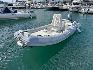 Gommone Sealife 580