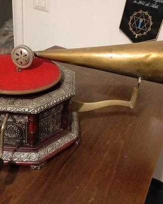 grammofono legno e argento