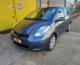 TOYOTA Yaris 1.3 5 porte Sol NEOPATENTATI