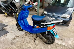 Piaggio zip 50 guidabile 14 anni 2 tempi con targa