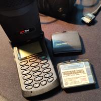 Cellulare Motorola StarTac + Charger+ 2 Batterie