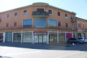 Immobile di 310 m² con 3 locali a Bonate Sotto