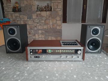 Radio vintage con casse 