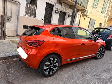 Renault Clio 1.5 diesel con gancio traino incluso