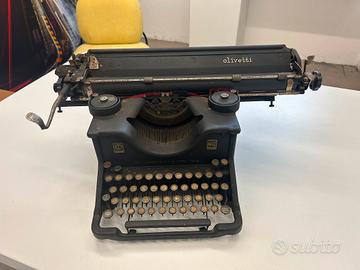 Macchina da scrivere Olivetti M40