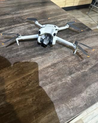 Drone DJI mini 4 pro, fly more combo