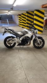 Suzuki gsr 600