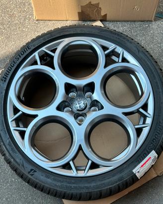 Set 4 Cerchi 20” Originali Alfa Romeo