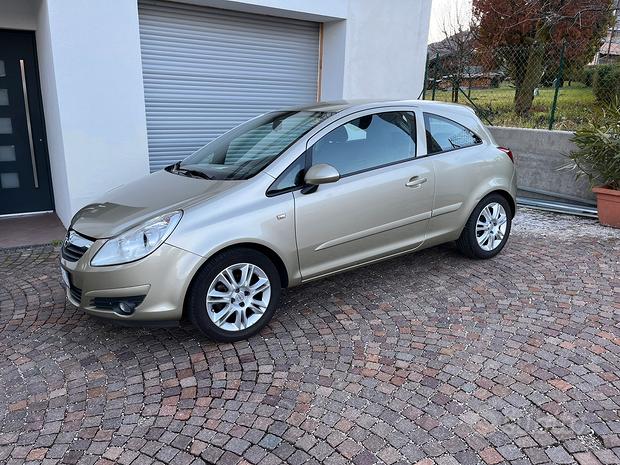 Opel Corsa 1.4 16v benzina