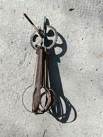 Antico frullatore a mano 