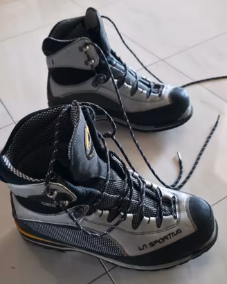 Scarpe da Trekking'  La Sportiva ' professionali 