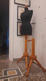Manichino vintage base in legno