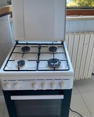 Cucina Electrolux (Piano a gas + Forno elettrico) 