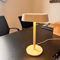 n 5. Lampada da tavolo Muuto