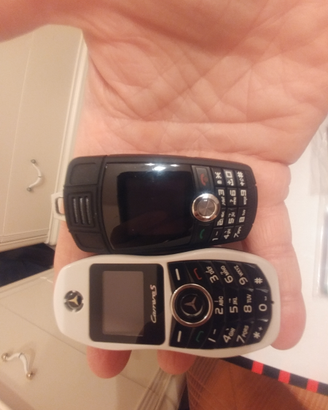 Mini telefoni Mercedes e Bmw
