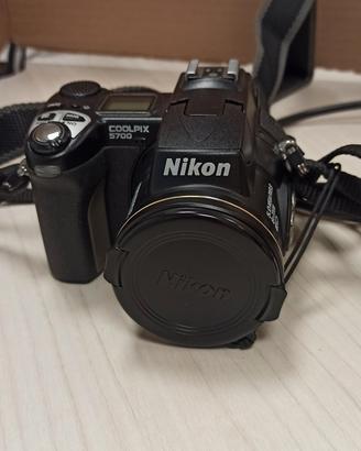 Nikon Coolpix 5700