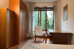 Stanza singola con balcone a Monza