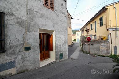 2 LOCALI A VAIANO