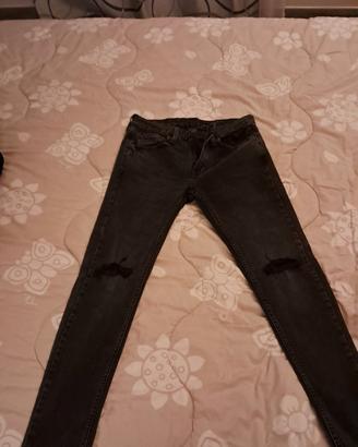 Jeans Levi's 519 Skinny Neri Strappati tg w30 