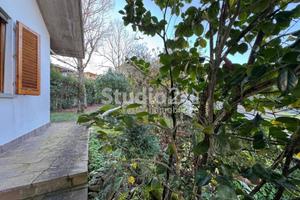 Villa di 260 m² con più di 5 locali e box auto dop