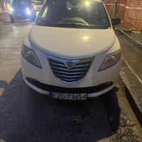 Lancia Y cambio automatico