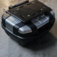 GIVI trekker 52 litri con schienale e piastra