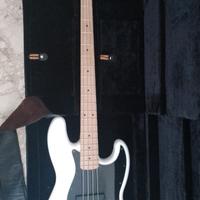 Basso Squier Jazz Bass contemporary