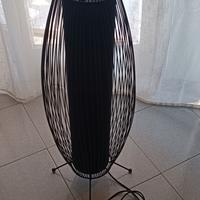 Lampada da terra design moderno in metallo