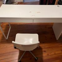 Scrivania Ikea e sedia