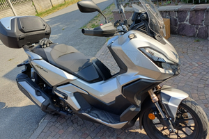 Adv 350 honda immatricolato 3/2023