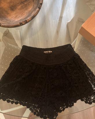 Pantaloncino all’uncinetto con fodera