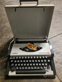 Macchina da scrivere Olympia travolgere de Luxe S