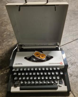 Macchina da scrivere Olympia travolgere de Luxe S