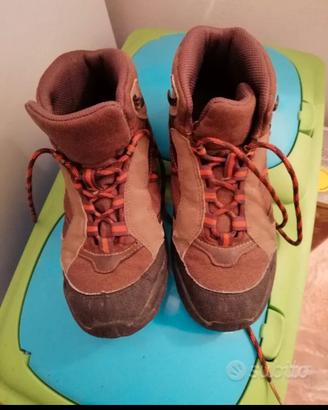 Scarponi decathlon n.35 usati