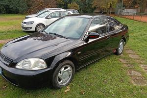 HONDA CiVIC COUPE 