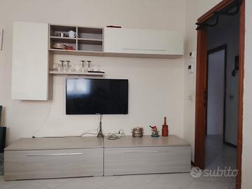 Mobile TV da Salotto Moderno – Beige e Bianco Luci