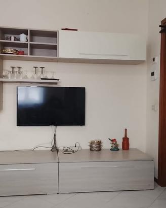 Mobile TV da Salotto Moderno – Beige e Bianco Luci