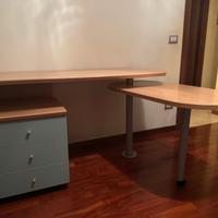 Scrivania in legno