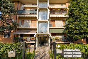 4 LOCALI A BREMBATE DI SOPRA