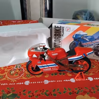 modellino moto  lighter accendino