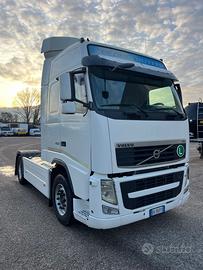 Trattore stradale volvo