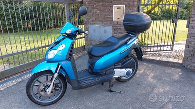 scooter Piaggio Carnaby 250 ie