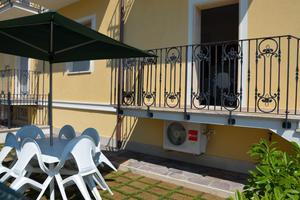 NINA Appartamento giardino LAST MINUTE22-29 AGOSTO