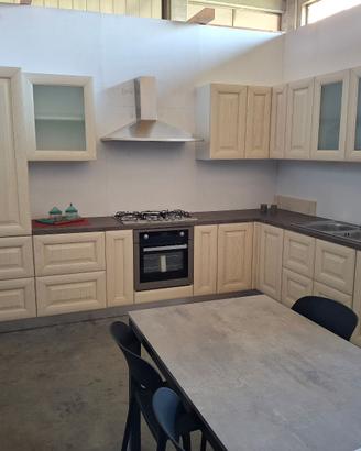 Cucina di fine serie in legno