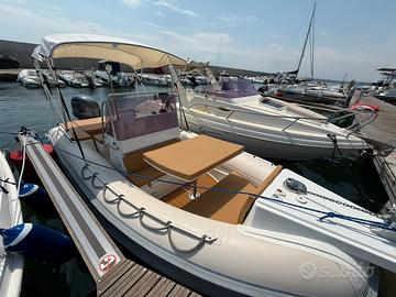 Gommone 5,90 yamaha 115 nuovo