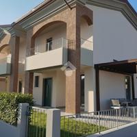 VILLA A SCHIERA A ISOLA VICENTINA