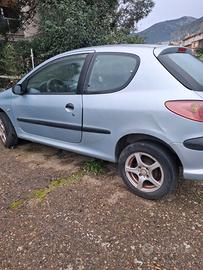 Peugeot 206 1.1 benzina.3 porte,anno 2004